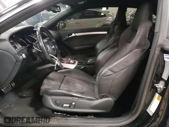 ✅ 2014 Audi S5 Premium Plus • VIN: WAUCGAFR8EA053757 • Лот: 43232095. Опубликован ранее на Copart с пробегом 96 216 миль. Бесплатный доступ к архиву аукционных продаж из США и подробный отчёт об истории автомобиля на DreamBid. Изображение 7.