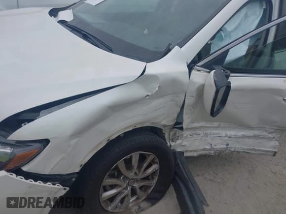 ✅ 2017 Nissan Rogue SV • VIN: KNMAT2MT1HP533389 • Lot: 43092532. Listed on IAAI with 63,352 mi. Free auction sales archive from the USA and detailed vehicle history report at DreamBid. Image 6.