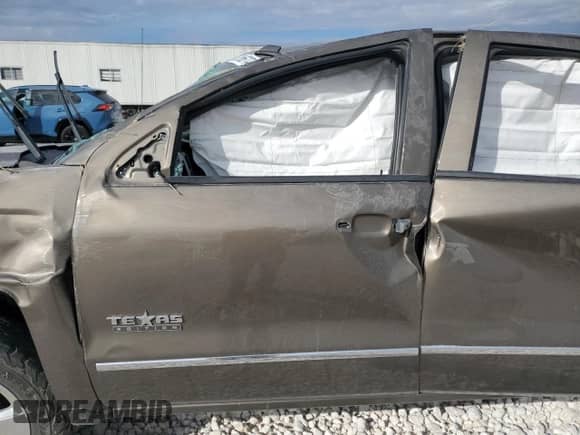 2014 Chevrolet Silverado 1500 LT с VIN 3GCPCREC8EG314561, выставлен на аукционе Copart как лот 82666274 с пробегом Не указан миль и На запчасти • Non repairable. История ставок и продаж доступна на DreamBid. Изображение 7.