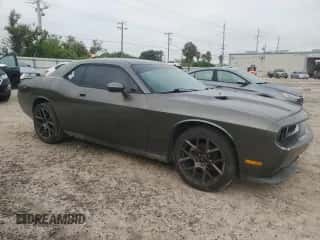 2010 Dodge Challenger SE z VIN 2B3CJ4DV7AH199490, wystawiony jako Copart lot #71583834 z przebiegiem 90 755 mil mil oraz Nie do naprawy • Non repairable. Historia ofert i sprzedaży dostępna na DreamBid. Obrazek 4.