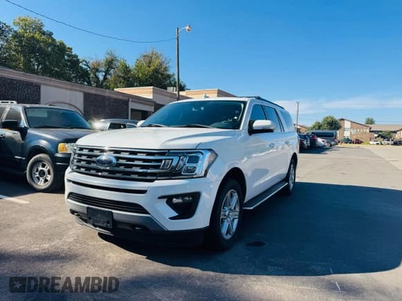 ✅ 2020 Ford Expedition Max XLT • VIN: 1FMJK1JT8LEA15362 • Lot: 84709905. Listed on Copart with 117,000 mi. Free auction sales archive from the USA and detailed vehicle history report at DreamBid. Image 2.