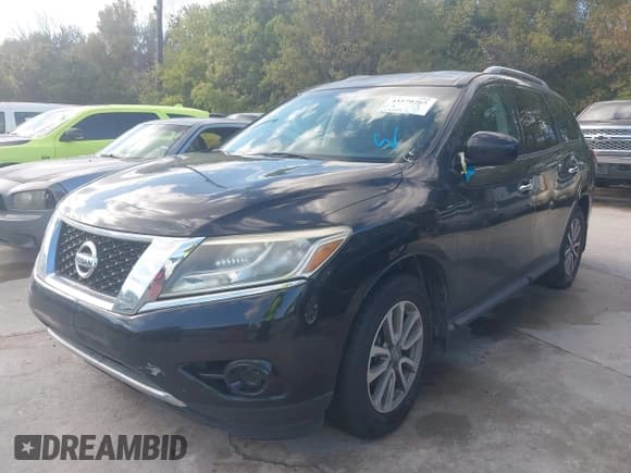✅ 2015 Nissan Pathfinder S • VIN: 5N1AR2MN2FC668137 • Lot: 43570265. Listed on IAAI with 147,815 mi. Free auction sales archive from the USA and detailed vehicle history report at DreamBid. Image 2.