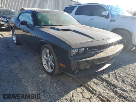 ✅ 2010 Dodge Challenger R/T Classic • VIN: 2B3CJ5DT9AH118834 • Lot: 76381744. Wystawiony na Copart z przebiegiem 103 246 mil. Bezpłatny archiwum sprzedaży aukcyjnych z USA i szczegółowy raport historii pojazdu na DreamBid. Zdjęcie 4.