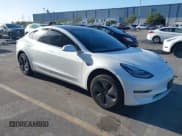 ✅ 2020 Tesla Model 3 Standard Range Plus • VIN: 5YJ3E1EA4LF798529 • Lot: 43622758. Wystawiony na IAAI z przebiegiem 114 107 mil. Bezpłatny archiwum sprzedaży aukcyjnych z USA i szczegółowy raport historii pojazdu na DreamBid. Zdjęcie 1.