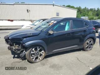 ✅ 2022 Hyundai Kona Limited • VIN: KM8K5CA33NU824252 • Лот: 57224044. Опубликован ранее на Copart с пробегом 54 303 миль. Бесплатный доступ к архиву аукционных продаж из США и подробный отчёт об истории автомобиля на DreamBid. Изображение 1.