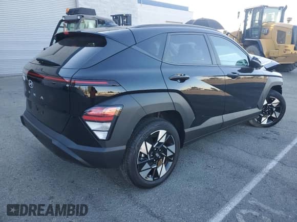 2024 Hyundai Kona SEL with VIN KM8HB3AB4RU095484, listed as a Copart auction lot 77822074 with 6,839 mi miles and Salvage title. Bid and sale history available at DreamBid. Image 3.