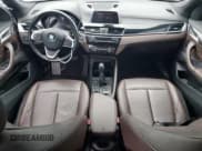 ✅ 2019 BMW X1 sDrive28i • VIN: WBXHU7C51K5L11243 • Lot: 61818985. Wystawiony na Copart z przebiegiem 64 734 mil. Bezpłatny archiwum sprzedaży aukcyjnych z USA i szczegółowy raport historii pojazdu na DreamBid. Zdjęcie 8.