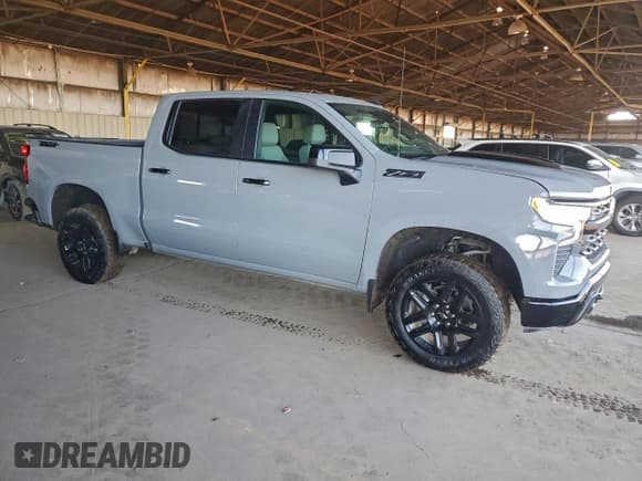✅ 2024 Chevrolet Silverado 1500 LT Trail Boss • VIN: 3GCUDFE81RG297408 • Lot: 95907155. Wystawiony na Copart z przebiegiem 43 927 mil. Bezpłatny archiwum sprzedaży aukcyjnych z USA i szczegółowy raport historii pojazdu na DreamBid. Zdjęcie 4.
