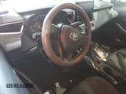 ✅ 2021 Toyota Corolla LE • VIN: 5YFEPMAE8MP217729 • Lot: 68152975. Wystawiony na Copart z przebiegiem 104 686 mil. Bezpłatny archiwum sprzedaży aukcyjnych z USA i szczegółowy raport historii pojazdu na DreamBid. Zdjęcie 8.