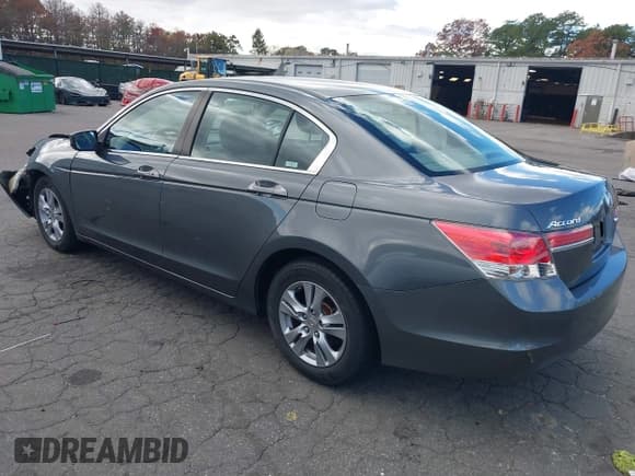 ✅ 2012 Honda Accord LX Premium • VIN: 1HGCP2F46CA047788 • Lot: 43585080. Wystawiony na IAAI z przebiegiem 84 596 mil. Bezpłatny archiwum sprzedaży aukcyjnych z USA i szczegółowy raport historii pojazdu na DreamBid. Zdjęcie 3.