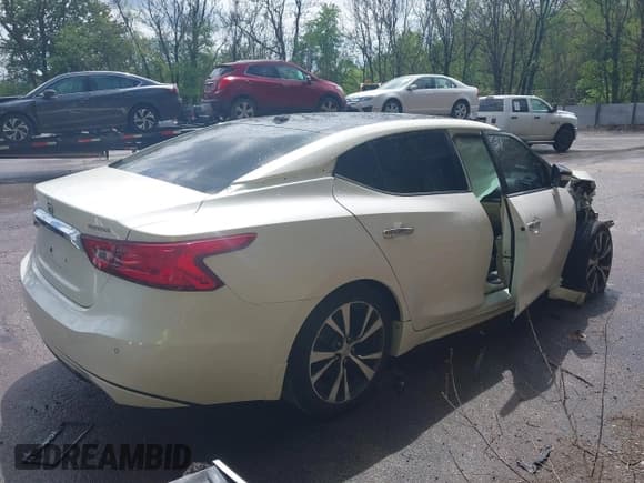 ✅ 2017 Nissan Maxima SV • VIN: 1N4AA6AP3HC434557 • Lot: 42203547. Listed on IAAI with 121,518 mi. Free auction sales archive from the USA and detailed vehicle history report at DreamBid. Image 4.