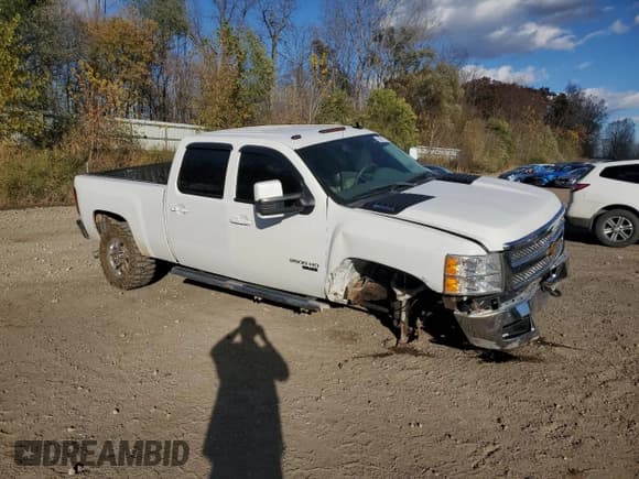 ✅ 2011 Chevrolet Silverado 2500HD LTZ • VIN: 1GC1KYC86BF108363 • Лот: 90917965. Опубликован ранее на Copart с пробегом 234 730 миль. Бесплатный доступ к архиву аукционных продаж из США и подробный отчёт об истории автомобиля на DreamBid. Изображение 4.