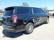 ✅ 2021 Chevrolet Suburban LT • VIN: 1GNSKCKD9MR263360 • Lot: 42205517. Wystawiony na IAAI z przebiegiem 127 733 mil. Bezpłatny archiwum sprzedaży aukcyjnych z USA i szczegółowy raport historii pojazdu na DreamBid. Zdjęcie 4.