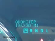 ✅ 2017 Chevrolet Traverse Premier • VIN: 1GNKRJKD9HJ235028 • Lot: 43579008. Wystawiony na IAAI z przebiegiem 186 330 mil. Bezpłatny archiwum sprzedaży aukcyjnych z USA i szczegółowy raport historii pojazdu na DreamBid. Zdjęcie 15.