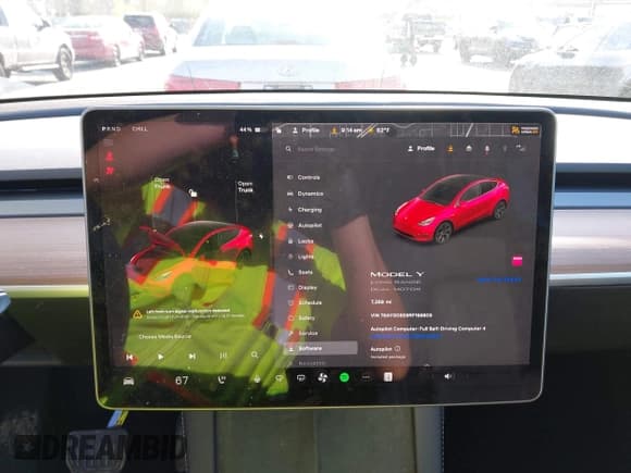 ✅ 2024 Tesla Model Y Long Range • VIN: 7SAYGDEE9RF199805 • Lot: 42018221. Wystawiony na IAAI z przebiegiem 7 359 mil. Bezpłatny archiwum sprzedaży aukcyjnych z USA i szczegółowy raport historii pojazdu na DreamBid. Zdjęcie 19.