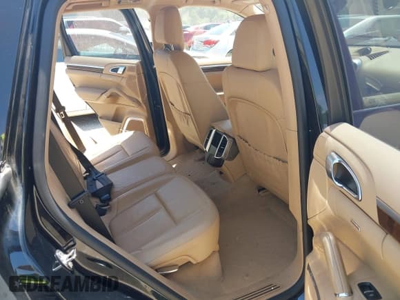 ✅ 2014 Porsche Cayenne • VIN: WP1AA2A29ELA05165 • Lot: 42800760. Listed on IAAI with 191,087 mi. Free auction sales archive from the USA and detailed vehicle history report at DreamBid. Image 8.