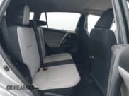 ✅ 2017 Toyota RAV4 XLE • VIN: 2T3WFREV7HW368488 • Lot: 41579590. Wystawiony na IAAI z przebiegiem 100 196 mil. Bezpłatny archiwum sprzedaży aukcyjnych z USA i szczegółowy raport historii pojazdu na DreamBid. Zdjęcie 8.