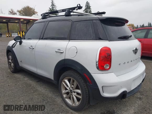 ✅ 2014 MINI Countryman S • VIN: WMWZC5C50EWP37672 • Лот: 43608947. Опубликован ранее на IAAI с пробегом Не указан. Бесплатный доступ к архиву аукционных продаж из США и подробный отчёт об истории автомобиля на DreamBid. Изображение 3.