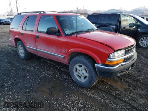 2000 Chevrolet Blazer LT z VIN 1GNDT13W9Y2332220, wystawiony jako Copart lot #76414824 z przebiegiem Nie podano mil oraz Czysty tytuł • Clean title. Historia ofert i sprzedaży dostępna na DreamBid. Obrazek 4.