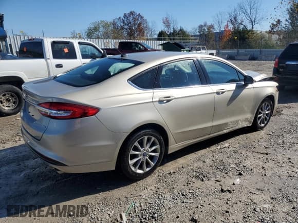 ✅ 2017 Ford Fusion SE • VIN: 3FA6P0H7XHR411947 • Lot: 90981175. Wystawiony na Copart z przebiegiem 115 641 mil. Bezpłatny archiwum sprzedaży aukcyjnych z USA i szczegółowy raport historii pojazdu na DreamBid. Zdjęcie 3.