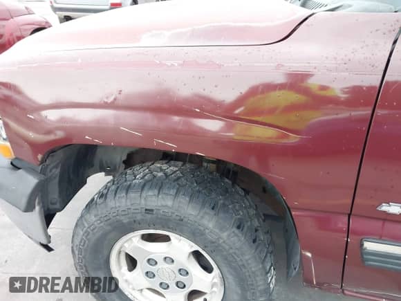 2002 Chevrolet Silverado 1500 LS z VIN 1GCEK14V02Z331249, wystawiony jako IAAI lot #42352384 z przebiegiem 232 697 mil mil oraz . Historia ofert i sprzedaży dostępna na DreamBid. Obrazek 19.