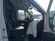 ✅ 2018 Ram ProMaster Cargo • VIN: 3C6TRVBG0JE157988 • Lot: 43133786. Wystawiony na IAAI z przebiegiem 100 699 mil. Bezpłatny archiwum sprzedaży aukcyjnych z USA i szczegółowy raport historii pojazdu na DreamBid. Zdjęcie 5.