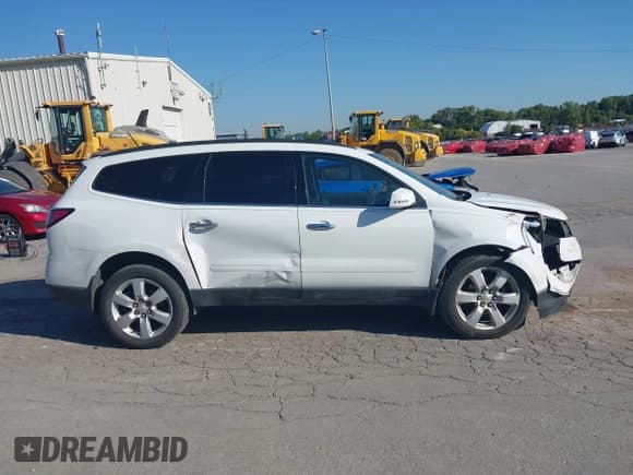 ✅ 2017 Chevrolet Traverse LT • VIN: 1GNKRGKD0HJ235034 • Lot: 43227154. Wystawiony na IAAI z przebiegiem Nie podano. Bezpłatny archiwum sprzedaży aukcyjnych z USA i szczegółowy raport historii pojazdu na DreamBid. Zdjęcie 13.