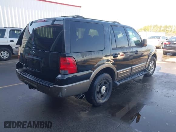 ✅ 2003 Ford Expedition Eddie Bauer • VIN: 1FMRU17W83LA32933 • Lot: 43636033. Wystawiony na IAAI z przebiegiem 252 084 mil. Bezpłatny archiwum sprzedaży aukcyjnych z USA i szczegółowy raport historii pojazdu na DreamBid. Zdjęcie 4.