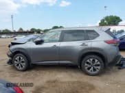 ✅ 2023 Nissan Rogue SV • VIN: JN8BT3BB2PW350628 • Lot: 42919870. Wystawiony na IAAI z przebiegiem 28 758 mil. Bezpłatny archiwum sprzedaży aukcyjnych z USA i szczegółowy raport historii pojazdu na DreamBid. Zdjęcie 15.