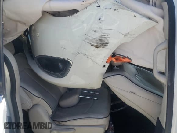 ✅ 2018 Chrysler Pacifica Hybrid Limited • VIN: 2C4RC1N71JR213170 • Lot: 71901575. Wystawiony na Copart z przebiegiem Nie podano. Bezpłatny archiwum sprzedaży aukcyjnych z USA i szczegółowy raport historii pojazdu na DreamBid. Zdjęcie 11.