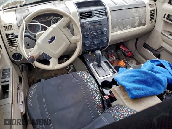 ✅ 2011 Ford Escape XLS • VIN: 1FMCU0C71BKB21388 • Лот: 95890375. Опубликован ранее на Copart с пробегом Не указан. Бесплатный доступ к архиву аукционных продаж из США и подробный отчёт об истории автомобиля на DreamBid. Изображение 8.