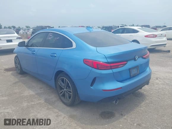✅ 2021 BMW 2 Series 228i • VIN: WBA53AK08M7H81105 • Lot: 42275060. Wystawiony na IAAI z przebiegiem 45 285 mil. Bezpłatny archiwum sprzedaży aukcyjnych z USA i szczegółowy raport historii pojazdu na DreamBid. Zdjęcie 3.