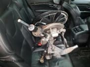 ✅ 2018 Volvo XC90 Momentum • VIN: YV4A22PK7J1385437 • Лот: 90728595. Опубликован ранее на Copart с пробегом 76 123 миль. Бесплатный доступ к архиву аукционных продаж из США и подробный отчёт об истории автомобиля на DreamBid. Изображение 13.