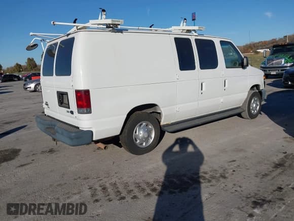 ✅ 2012 Ford Econoline Cargo Commercial • VIN: 1FTNE1EW0CDA81847 • Lot: 43678017. Wystawiony na IAAI z przebiegiem 248 055 mil. Bezpłatny archiwum sprzedaży aukcyjnych z USA i szczegółowy raport historii pojazdu na DreamBid. Zdjęcie 4.