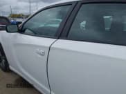 ✅ 2019 Dodge Charger SXT • VIN: 2C3CDXJG5KH706860 • Lot: 43427646. Wystawiony na IAAI z przebiegiem 46 133 mil. Bezpłatny archiwum sprzedaży aukcyjnych z USA i szczegółowy raport historii pojazdu na DreamBid. Zdjęcie 6.