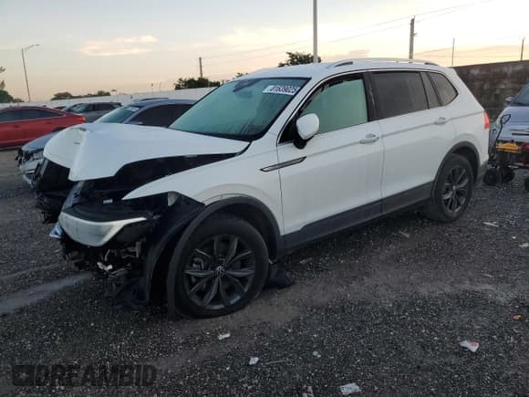 ✅ 2024 Volkswagen Tiguan SE • VIN: 3VV3B7AX9RM042318 • Lot: 81639025. Wystawiony na Copart z przebiegiem Nie podano. Bezpłatny archiwum sprzedaży aukcyjnych z USA i szczegółowy raport historii pojazdu na DreamBid. Zdjęcie 1.