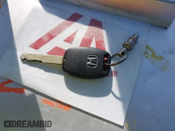 ✅ 2003 Honda Accord EX • VIN: 1HGCM82603A002056 • Лот: 43796305. Опубликован ранее на IAAI с пробегом 371 985 миль. Бесплатный доступ к архиву аукционных продаж из США и подробный отчёт об истории автомобиля на DreamBid. Изображение 11.