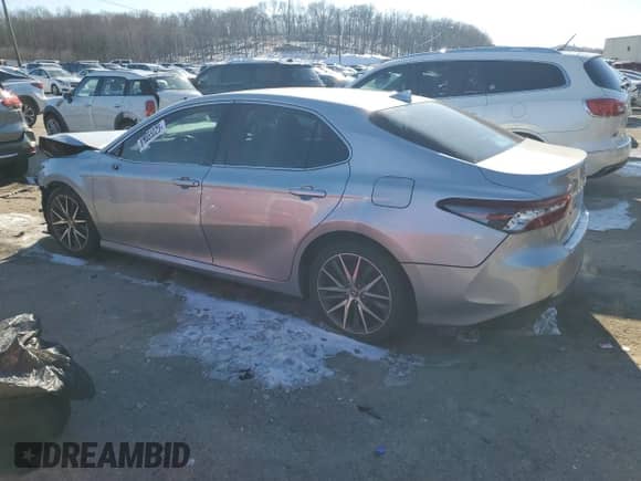 2022 Toyota Camry XLE with VIN 4T1F11AK0NU031516, listed as a Copart auction lot 88555025 with 51,712 mi miles and Salvage title. Bid and sale history available at DreamBid. Image 2.