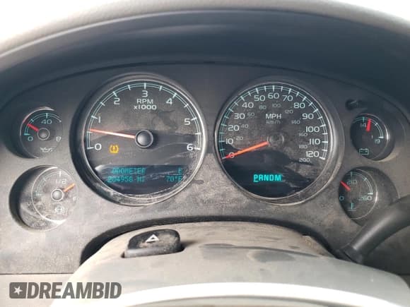 ✅ 2009 Chevrolet Suburban LS • VIN: 1GNFC16J49R184219 • Lot: 79306164. Listed on Copart with 204,958 mi. Free auction sales archive from the USA and detailed vehicle history report at DreamBid. Image 9.