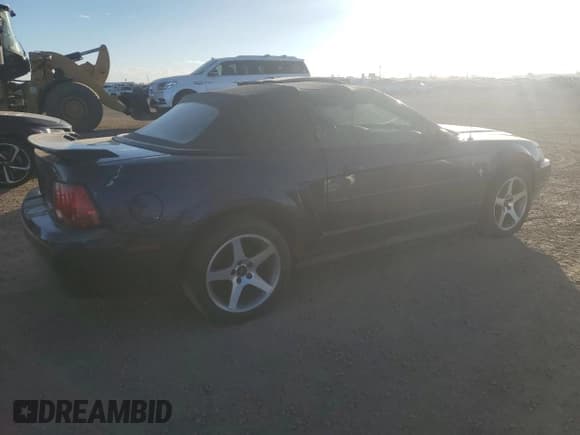 ✅ 2001 Ford Mustang Deluxe • VIN: 1FAFP44431F130921 • Lot: 91164215. Listed on Copart with 105,073 mi. Free auction sales archive from the USA and detailed vehicle history report at DreamBid. Image 3.