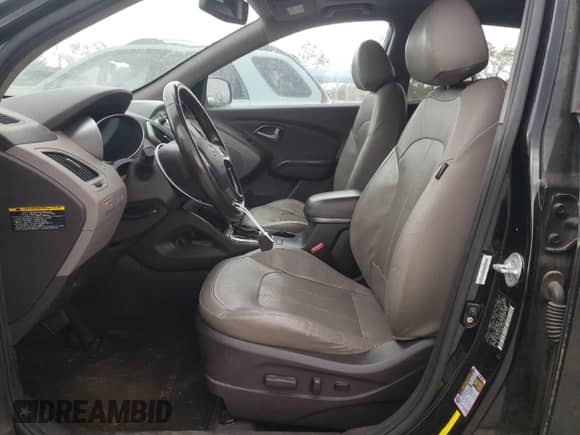 2015 Hyundai Tucson SE z VIN KM8JU3AG0FU025970, wystawiony jako Copart lot #50872954 z przebiegiem 194 132 mil mil oraz . Historia ofert i sprzedaży dostępna na DreamBid. Obrazek 7.