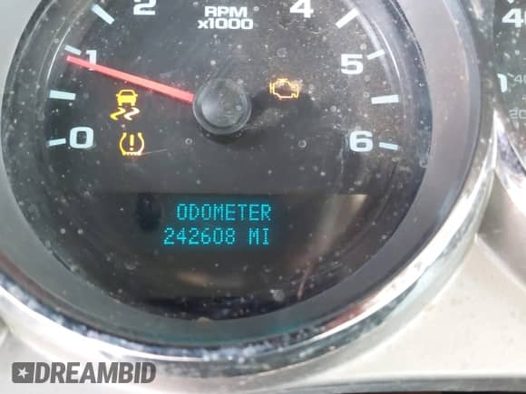 ✅ 2013 Chevrolet Silverado 2500HD Work Truck • VIN: 1GC2KVCG2DZ345864 • Lot: 42743214. Wystawiony na IAAI z przebiegiem 242 608 mil. Bezpłatny archiwum sprzedaży aukcyjnych z USA i szczegółowy raport historii pojazdu na DreamBid. Zdjęcie 15.