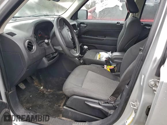 ✅ 2009 Jeep Patriot Sport • VIN: 1J4FT28B99D126389 • Lot: 92675745. Listed on Copart with 292,882 mi. Free auction sales archive from the USA and detailed vehicle history report at DreamBid. Image 7.