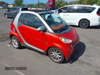 ✅ 2008 Smart fortwo Passion • VIN: WMEEK31X78K190443 • Lot: 43618546. Wystawiony na IAAI z przebiegiem 53 355 mil. Bezpłatny archiwum sprzedaży aukcyjnych z USA i szczegółowy raport historii pojazdu na DreamBid. Zdjęcie 1.