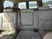 2003 Chevrolet Suburban LS с VIN 1GNGC26U73R204104, выставлен на аукционе Copart как лот 73661544 с пробегом Не указан миль и Списание • Salvage title. История ставок и продаж доступна на DreamBid. Изображение 10.