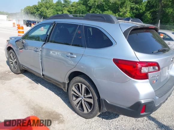 ✅ 2018 Subaru Outback Limited • VIN: 4S4BSAKC6J3271155 • Lot: 42414942. Listed on IAAI with 102,129 mi. Free auction sales archive from the USA and detailed vehicle history report at DreamBid. Image 3.
