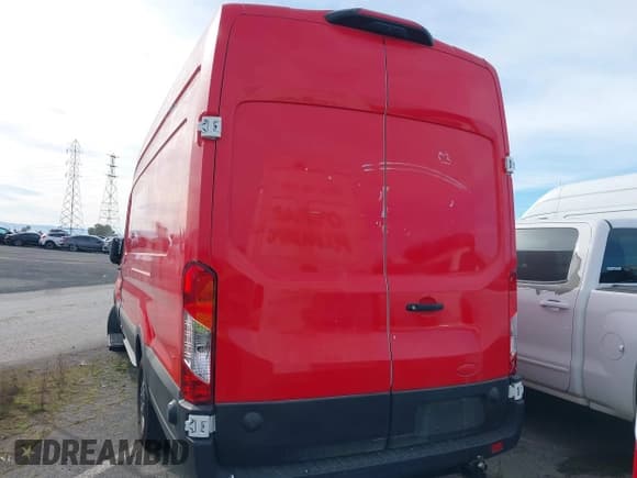 ✅ 2023 Ford Transit Cargo • VIN: 1FTBW3X85PKB46431 • Lot: 40953719. Wystawiony na IAAI z przebiegiem 17 997 mil. Bezpłatny archiwum sprzedaży aukcyjnych z USA i szczegółowy raport historii pojazdu na DreamBid. Zdjęcie 17.