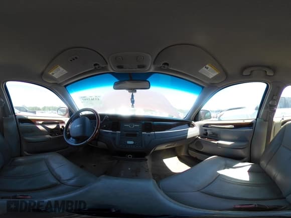 ✅ 2008 Lincoln Town Car Limited • VIN: 2LNHM82V88X654574 • Lot: 43363597. Wystawiony na IAAI z przebiegiem 89 600 mil. Bezpłatny archiwum sprzedaży aukcyjnych z USA i szczegółowy raport historii pojazdu na DreamBid. Zdjęcie 18.