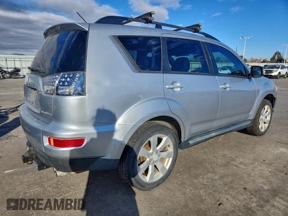 ✅ 2010 Mitsubishi Outlander XLS • VIN: JA4JT4AX2AZ006372 • Lot: 93985325. Wystawiony na Copart z przebiegiem 161 592 mil. Bezpłatny archiwum sprzedaży aukcyjnych z USA i szczegółowy raport historii pojazdu na DreamBid. Zdjęcie 3.