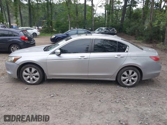 ✅ 2008 Honda Accord EX-L • VIN: 1HGCP26898A012320 • Lot: 42895695. Wystawiony na IAAI z przebiegiem 126 689 mil. Bezpłatny archiwum sprzedaży aukcyjnych z USA i szczegółowy raport historii pojazdu na DreamBid. Zdjęcie 14.